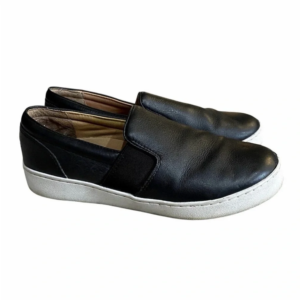 Vionic Demetra‎ Black Leather Slip On Loafer Sneakers Women's Size 7 Chic